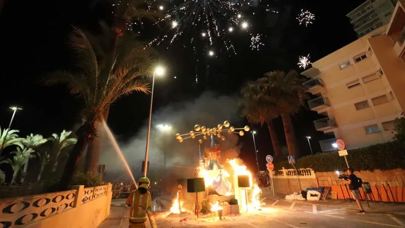 Benidorm celebra las Hogueras de San Juan en La Cala con actos tradicionales