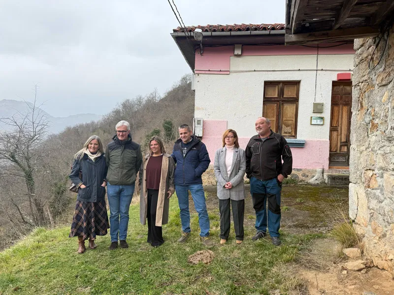 Asturias impulsa en Amieva un proyecto para revitalizar el Queso de Los Beyos y atraer nuevos vecinos