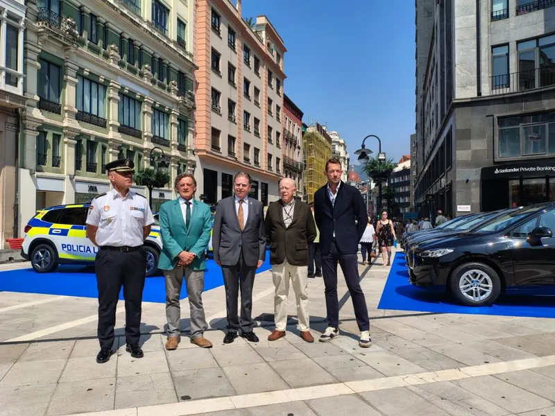Oviedo renueva su flota policial con 21 vehículos híbridos y de cero emisiones