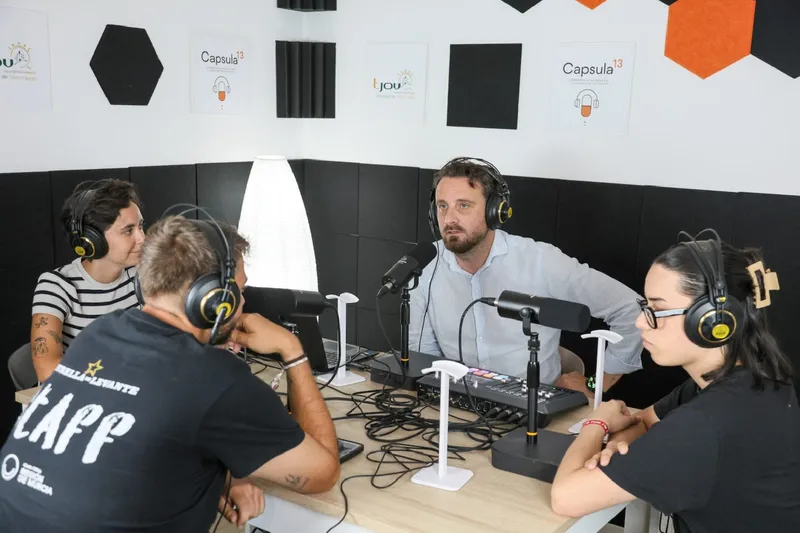 Lorca estrena 'Cápsula 13', un estudio de podcast para impulsar el talento joven