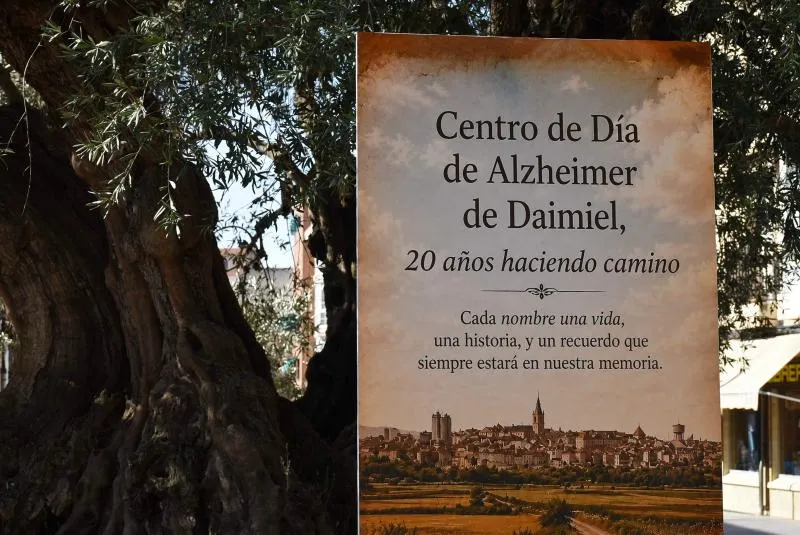 Daimiel celebra 20 años del Centro de Alzheimer con un acto en Plaza de España