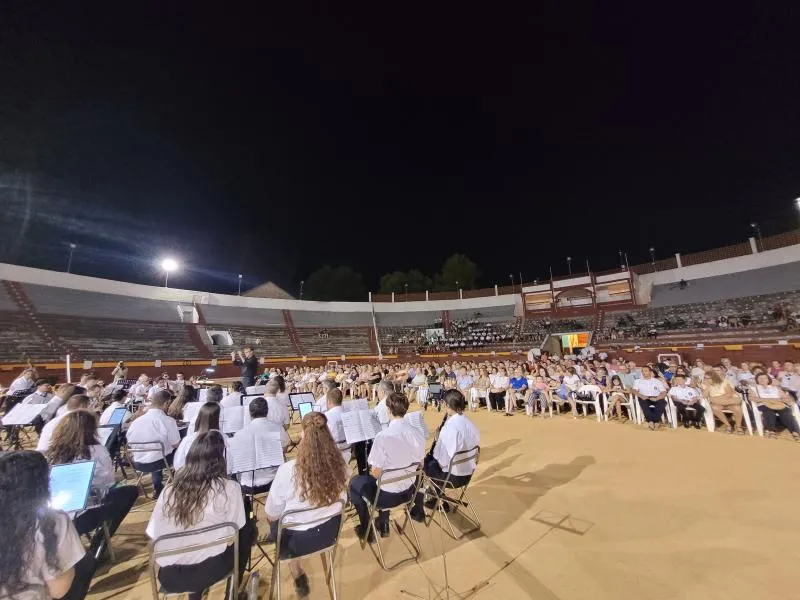 La Banda Municipal de Daimiel cierra los conciertos de verano con un gran espectáculo musical