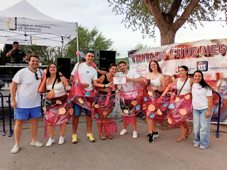 Miguelturra celebra la XVI Tintada Churriega y el XII Concurso de Lanzamiento de Hueso de Aceituna