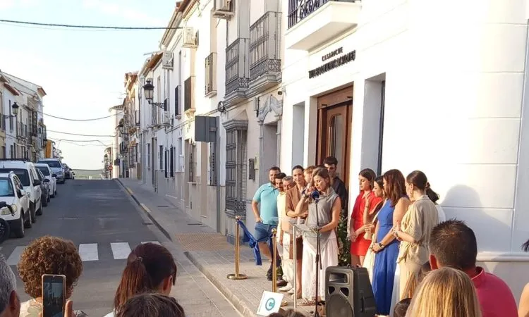 El Ayuntamiento de Casariche felicita a TV Casariche por la inauguración de sus nuevas instalaciones