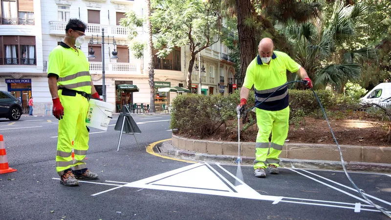 València estrena pavimento fonoabsorbente en Gran Vía Marqués del Túria para reducir ruido y CO2