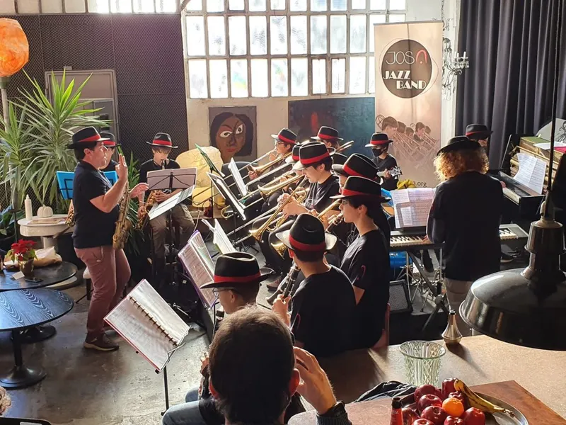 La JOSA Jazz Band anima Xauxa con un concierto vermut