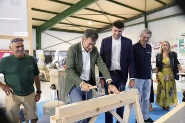 La Formación Profesional gallega se acerca al sector del mueble y la madera