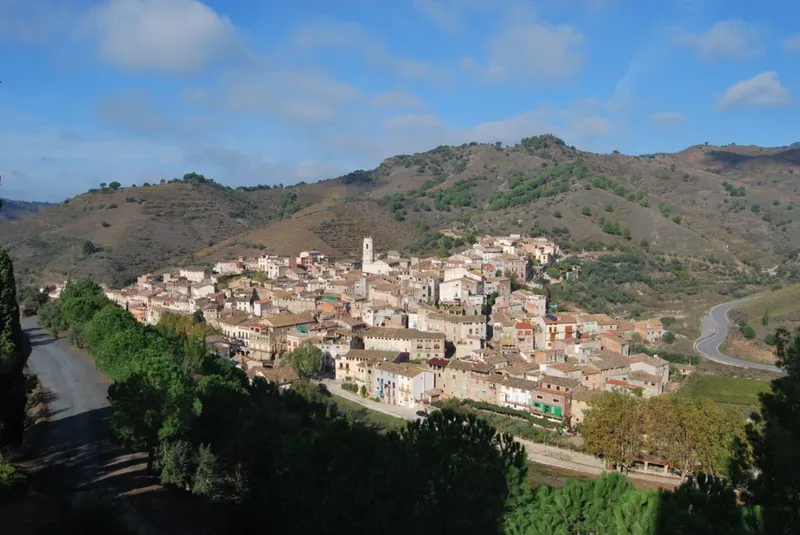 Porrera: Un viaje al corazón de la tradición vinícola y el encanto rural