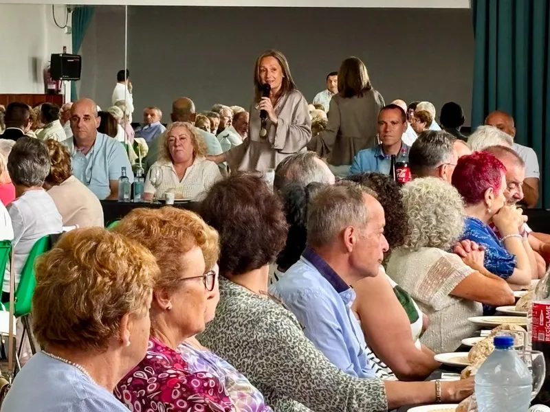 Luisa Sánchez asiste a la 36ª Festa do Socio de Cabral