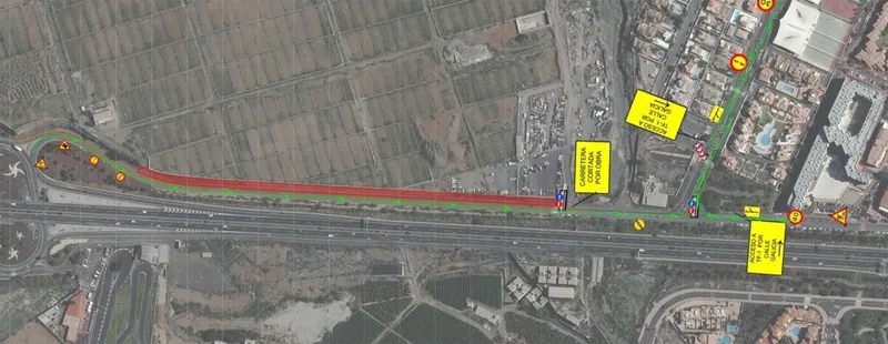 Corte de carril en la Calle Budapest de Adeje por obras de peatonalización
