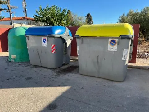 Vinaròs retira más de 8.500 kilos de escombros de contenedores en vertidos incívicos