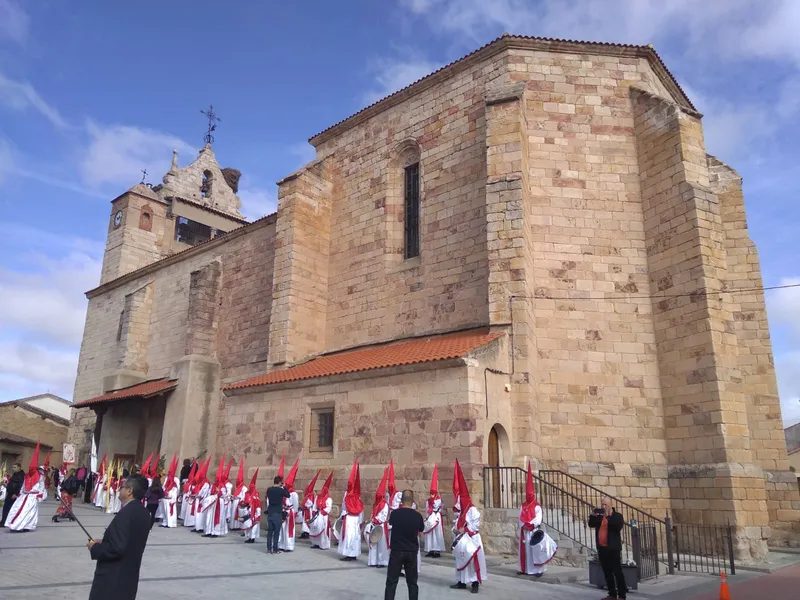 Villaralbo celebra el Domingo de Ramos con una procesión y actos litúrgicos