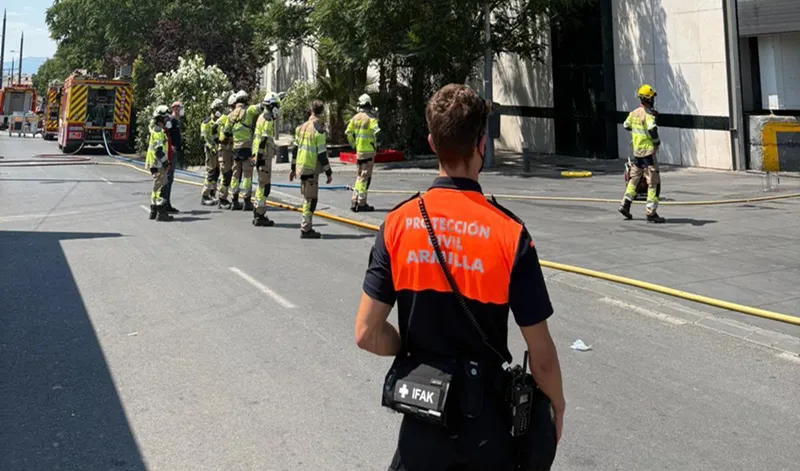 Reacción química en Armilla: desalojan un centro comercial por fuga de cloro