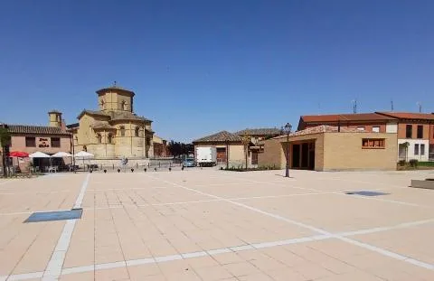Frómista estrena un moderno punto de información turística y mercado del Camino de Santiago