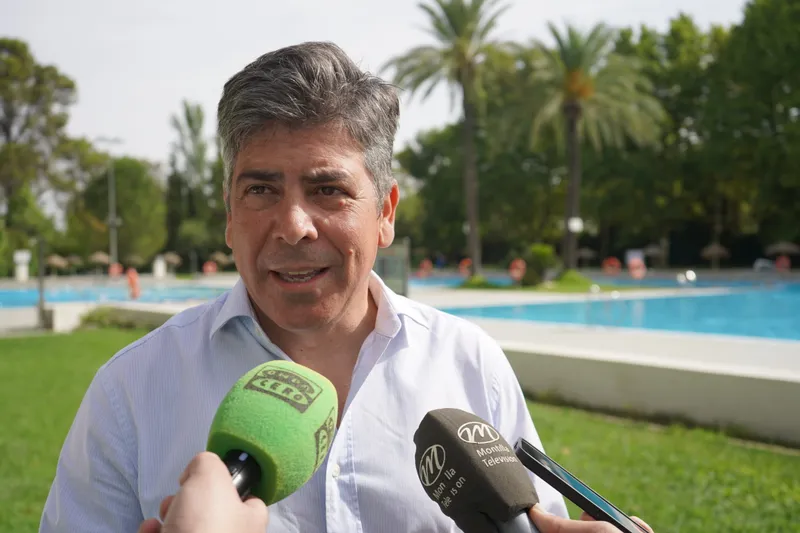 Montilla impulsa la empleabilidad con talleres de CCOO y mejora sus piscinas municipales