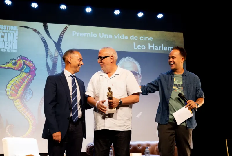 Leo Harlem recibe el premio 'Una Vida de Cine' en el Festival de Benalmádena