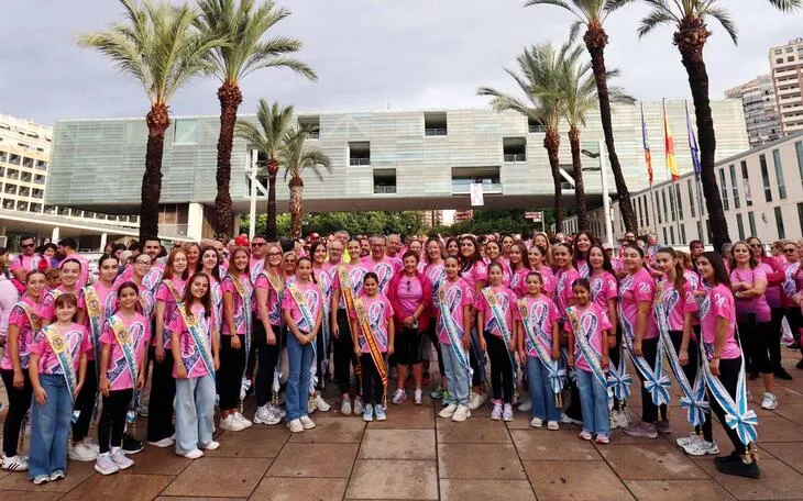 Benidorm se tiñe de rosa en la 24ª Marcha Solidaria contra el Cáncer de Mama
