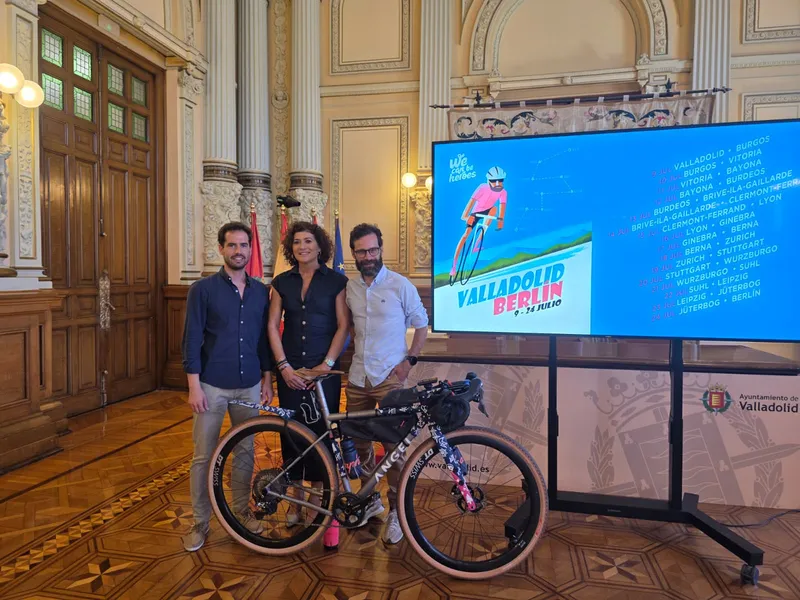 Ciclista vallisoletano pedalea 2.600 km a Berlín por la investigación contra el cáncer