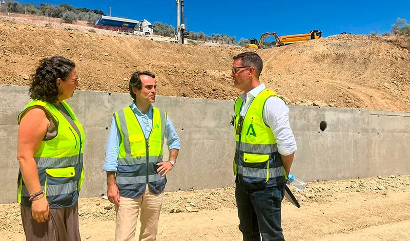 La Junta de Andalucía avanza en la reparación de la A-374 en Algodonales con pantallas de pilotes