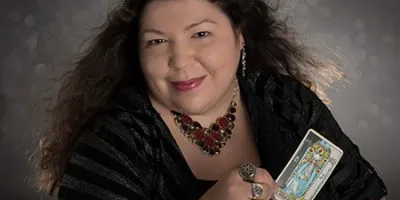 Salem ofrece una amplia gama de servicios de tarot y experiencias espirituales