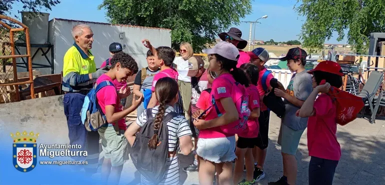 Estudiantes de Primaria de Miguelturra visitan el Punto Limpio para aprender sobre reciclaje