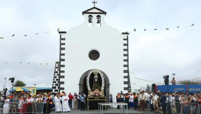 Miles de romeros celebran la Romería de la Virgen de Los Dolores en Mancha Blanca