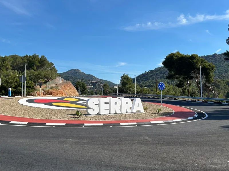 Finalizan las obras de la rotonda del Siscar en Serra con una inversión de más de 626.000 euros
