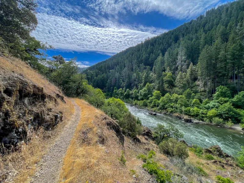 KS Wild organiza senderismo guiado por el Rogue River Trail