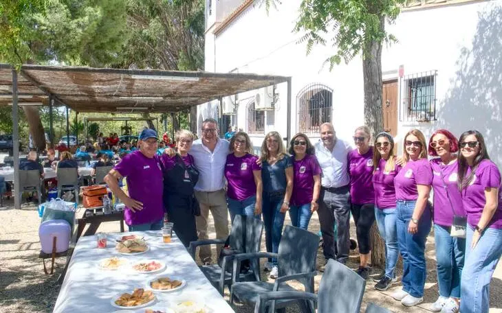 Benidorm celebra el Mig Any Faller con un encuentro de hermandad