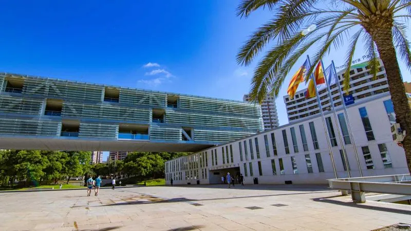 Benidorm licitará el contrato de limpieza de edificios públicos por casi 16 millones de euros