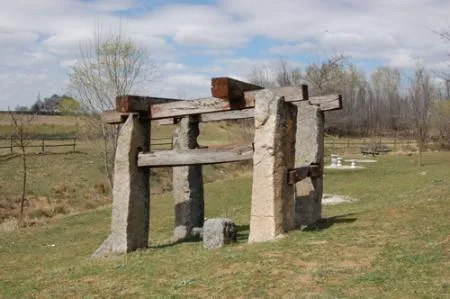 Descubre las rutas naturales de Marugán: senderismo entre arroyos, ruinas y charcas