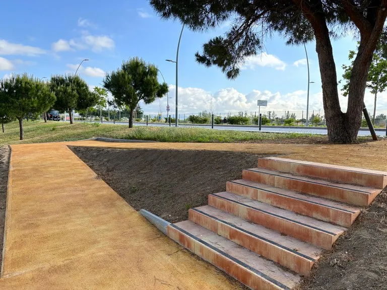 Castelldefels habilita un nuevo acceso para autobuses escolares y mejora la movilidad