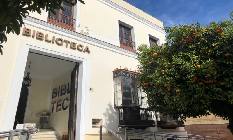 Utrera traslada colegios electorales a la Biblioteca Municipal para las autonómicas