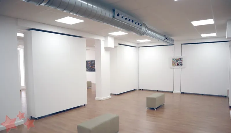 Javier de Piña Sigler expone su obra abstracta en el Antiguo Mercado de Ubrique