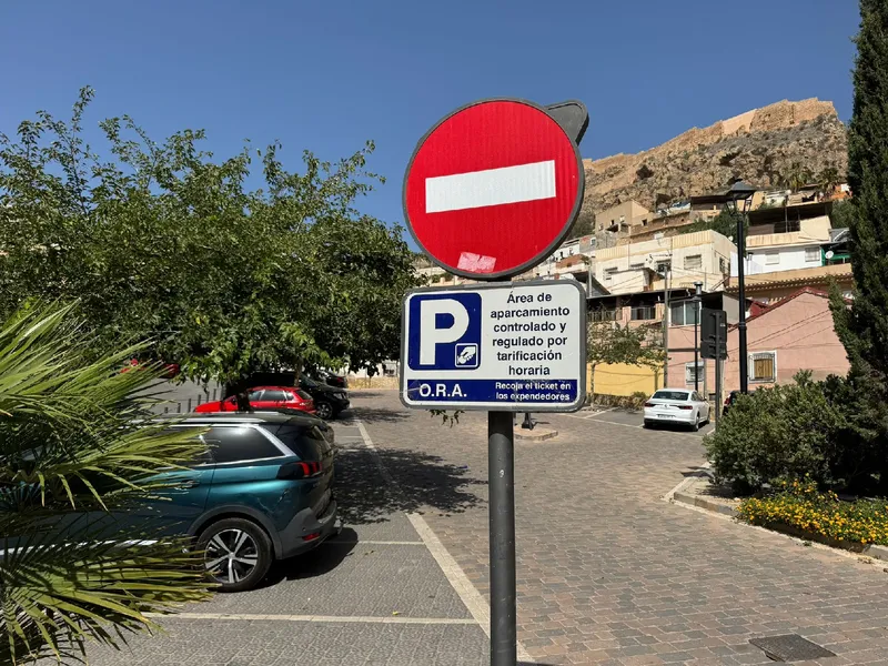 Lorca: Estacionamiento gratuito en zona azul durante todo agosto