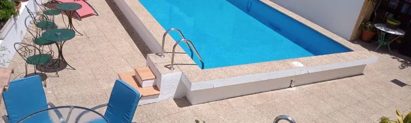 Alquiler vacacional en Benimantell: Ca Pep ofrece alojamiento rural con piscina y vistas al valle