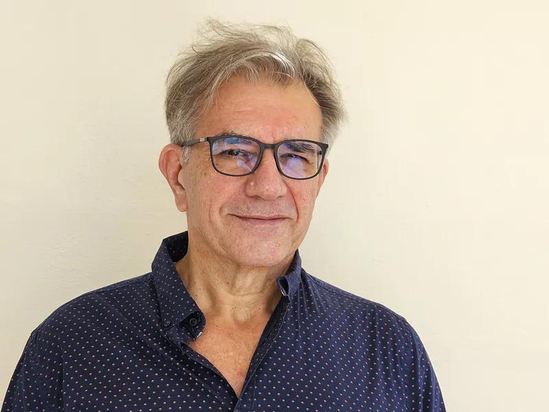 Pedro Montalbán-Kroebel gana el Premio Internacional Gil-Albert de Escritura Aforística