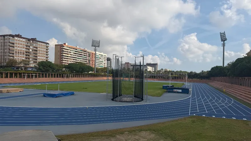Reabre la pista de atletismo del Jardín del Turia en València tras una inversión de 700.000 euros