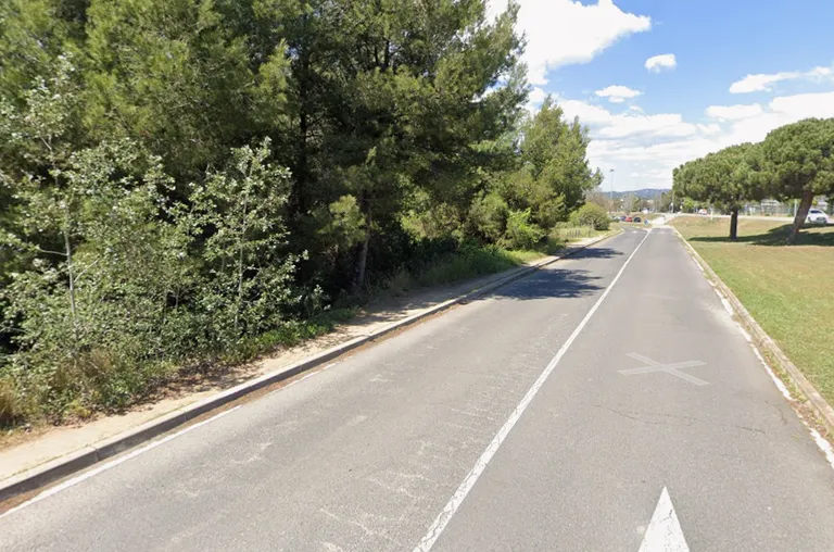 Castelldefels mejora la conexión peatonal con la universidad y la parada de autobús