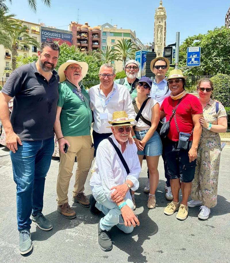 Periodistas de EE.UU. conocen las Fogueres de Sant Joan y la Costa Blanca