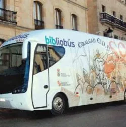 El Bibliobus de Abejar renueva su servicio quincenal para los vecinos