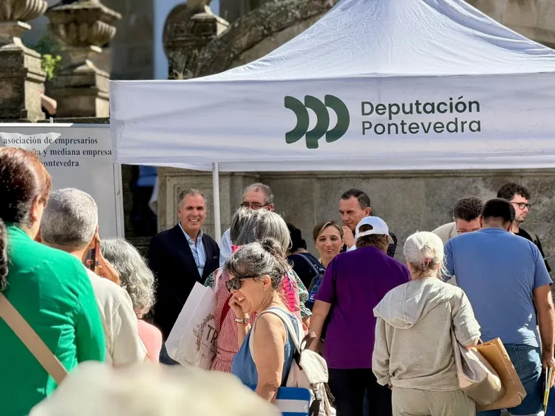 La Diputación de Pontevedra impulsa la campaña "O galego está de moda" para el comercio local