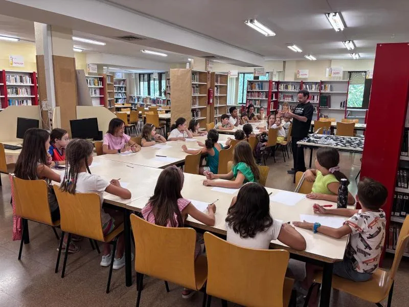 La Biblioteca de Daimiel impulsa la imaginación infantil con un taller de escritura creativa