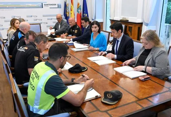 Santander y Delegación de Gobierno coordinan la seguridad estival