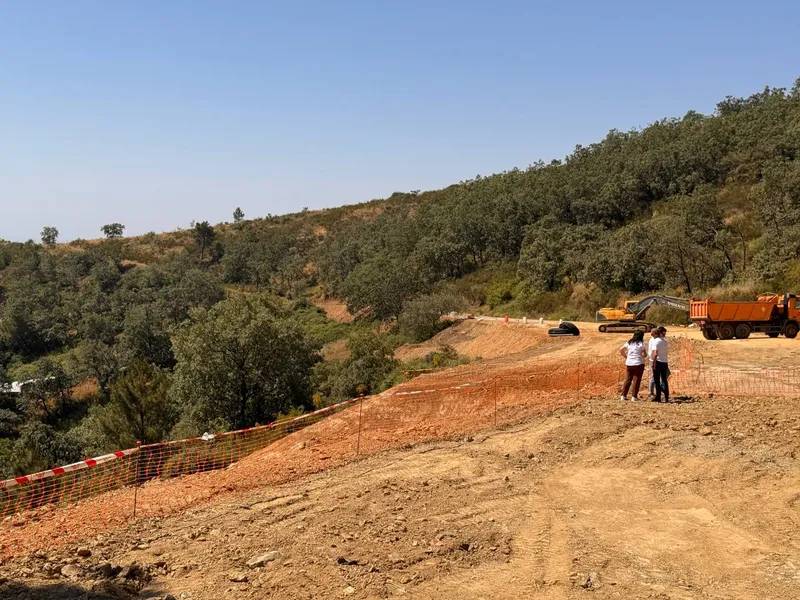 La Diputación de Cáceres reabrirá la carretera entre Berzocana y Logrosán en julio