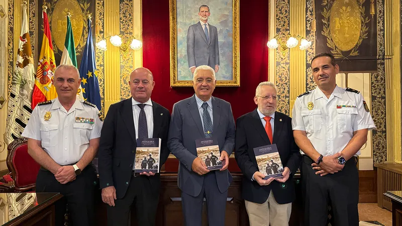 Presentado en Antequera el libro sobre la historia de la Policía Estatal