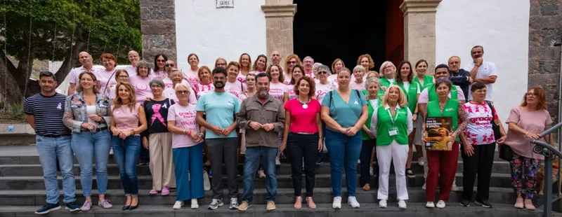 Adeje se ilumina de rosa por el Día Mundial contra el Cáncer de Mama