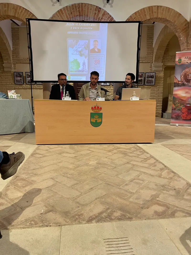 Arjonilla celebra la presentación del poemario 'Desde el Corazón, por y para Arjonilla'