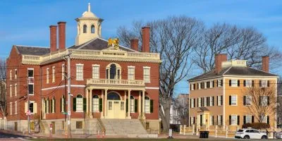 Salem ofrece un recorrido gratuito por su historia y arte