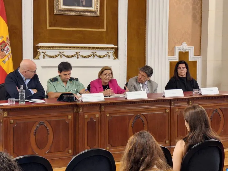 La Fiscalía pide limitar el acceso de menores a redes sociales ante el aumento de delitos digitales